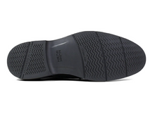 Load image into Gallery viewer, The Nunn Bush Pasadena Cap Toe Oxford features a classic cap toe with modern design details like contrast stitching, mixed textures, and a cool blue-lined midsole. To add comfort to the equation, it also has a molded Memory Foam footbed and a Casual Flex sole for unparalleled comfort.